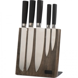 Set of kitchen knives