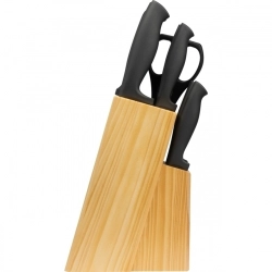 Set of kitchen knives