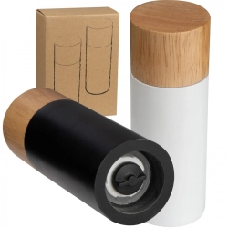 Set of salt and pepper mills